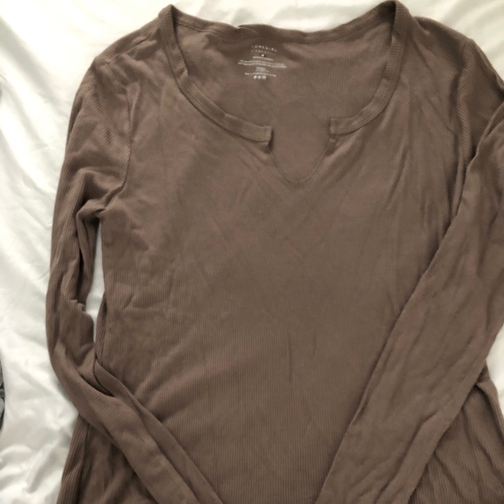 SOLD NWT Brown thermal top SOLD
